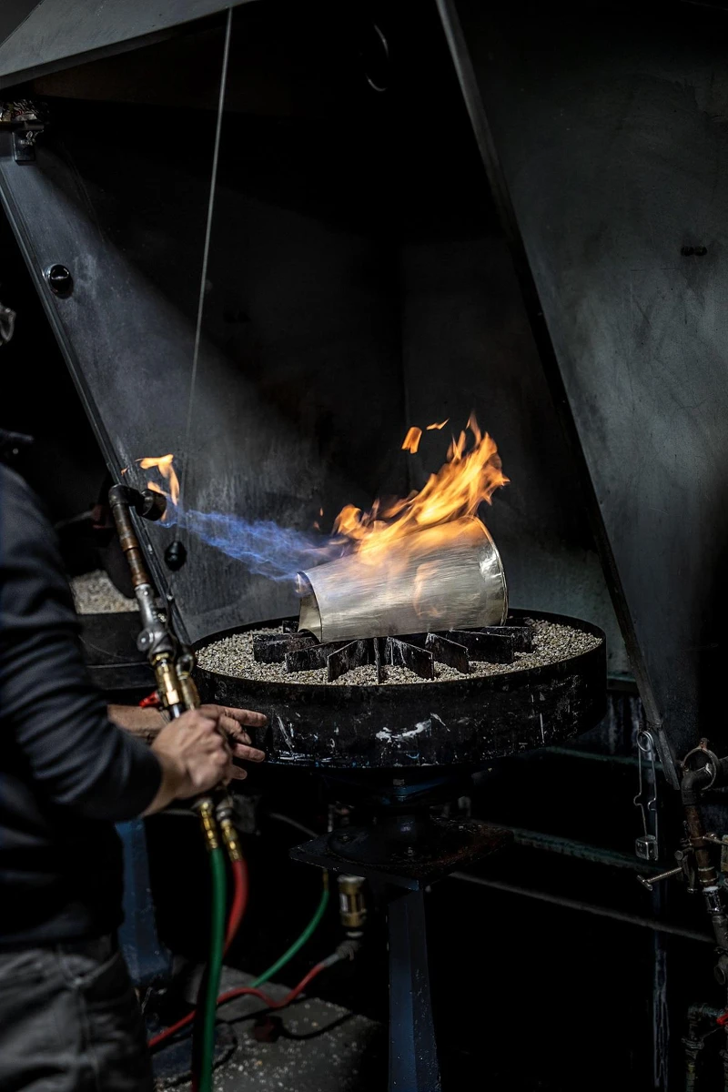 Tiffany & Co.延續傳統為第57屆超級盃推出文斯隆巴迪(Vince Lombardi)冠軍獎盃_工藝製作圖