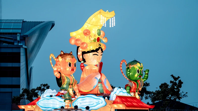 高鐵燈區主展區作品:一定成功《福泰安康》 高鐵燈區主展區作品:一定成功《福泰安康》