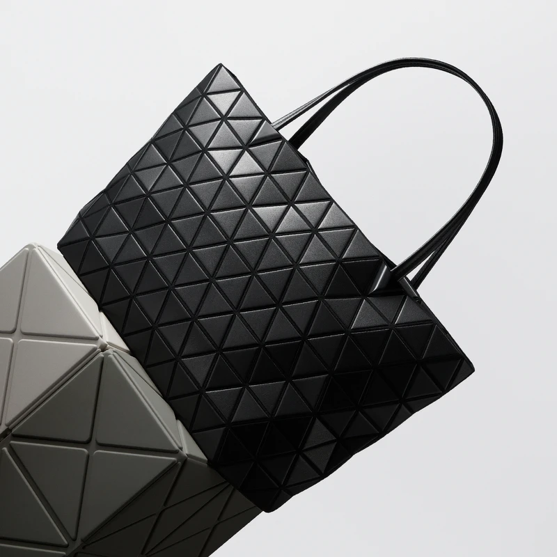 BATEAU MATTE船型鼓動M手提包。