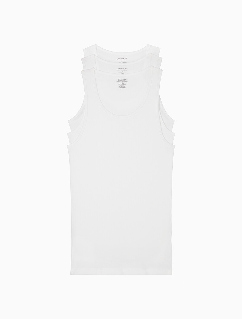 Calvin Klein 棉質背心(三件組),NT2,380。 Calvin Klein 棉質背心(三件組),NT2,380。