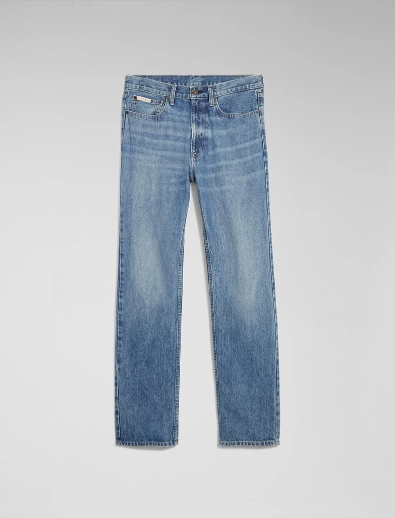 Calvin Klein 直筒牛仔褲,NT4,980。 Calvin Klein 直筒牛仔褲,NT4,980。