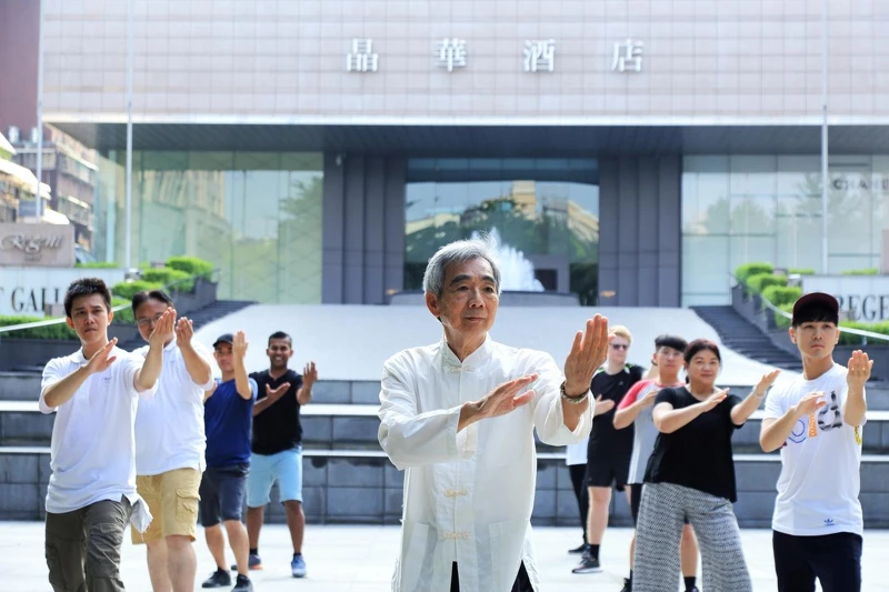 「EcoMeet永續會議」專案也顧及到與會者的身心健康福祉(Well-being)，特別與SPA芳療師、瑜伽老師與養生太極大師合作開發身心舒活行程，為與會者帶來放鬆身心的活動