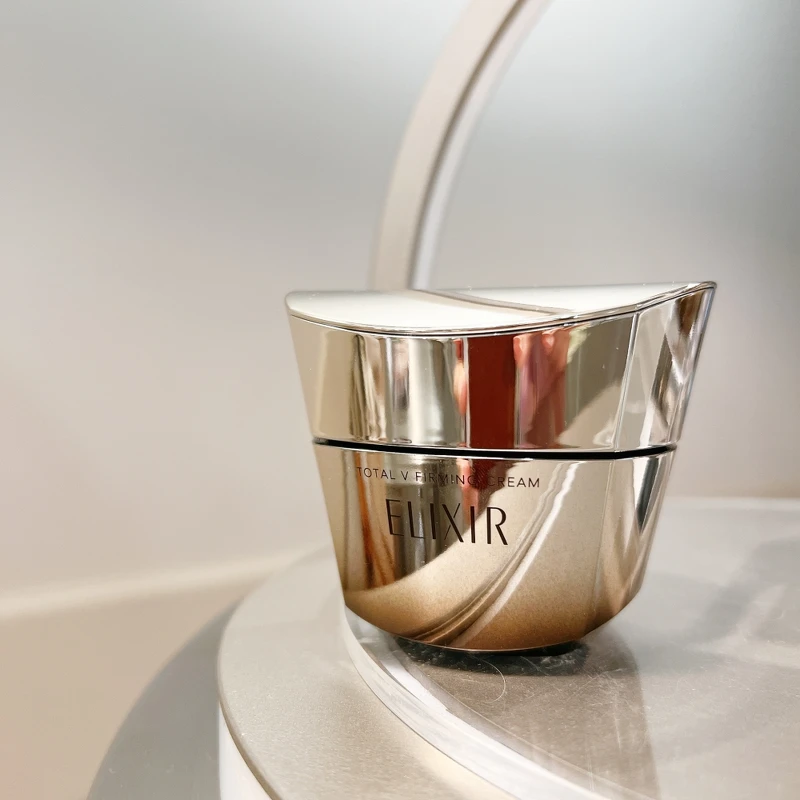 ELIXIR怡麗絲爾膠原緊V澎潤霜50g，NT3,400。補充瓶50g，NT3,100