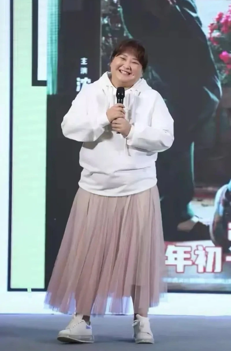 賈玲胖的時候多以諧星形象示眾。 賈玲胖的時候多以諧星形象示眾。