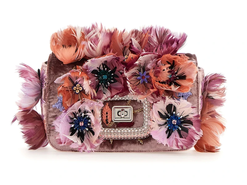 Roger Vivier 側背包,價格店洽。 Roger Vivier 側背包,價格店洽。