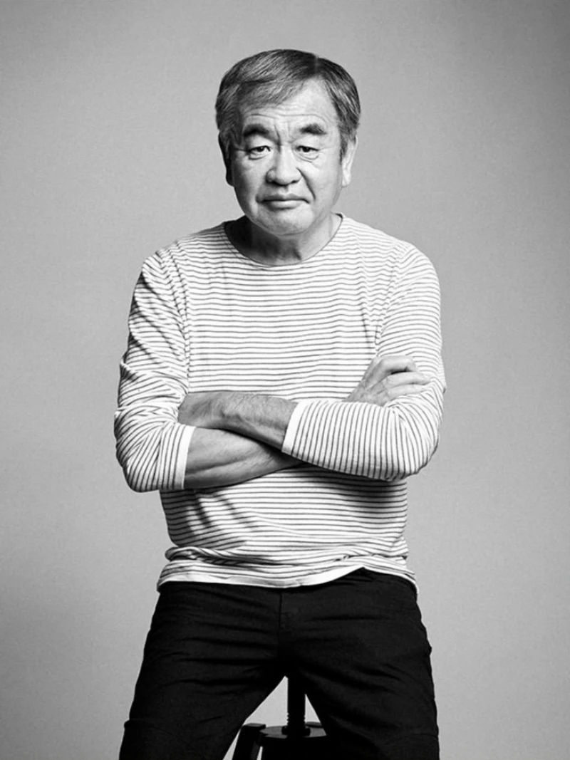 日本建築大師隈研吾(Kengo Kuma)以對於自然材料和環境的敏感設計而聞名。 日本建築大師隈研吾(Kengo Kuma)以對於自然材料和環境的敏感設計而聞名。