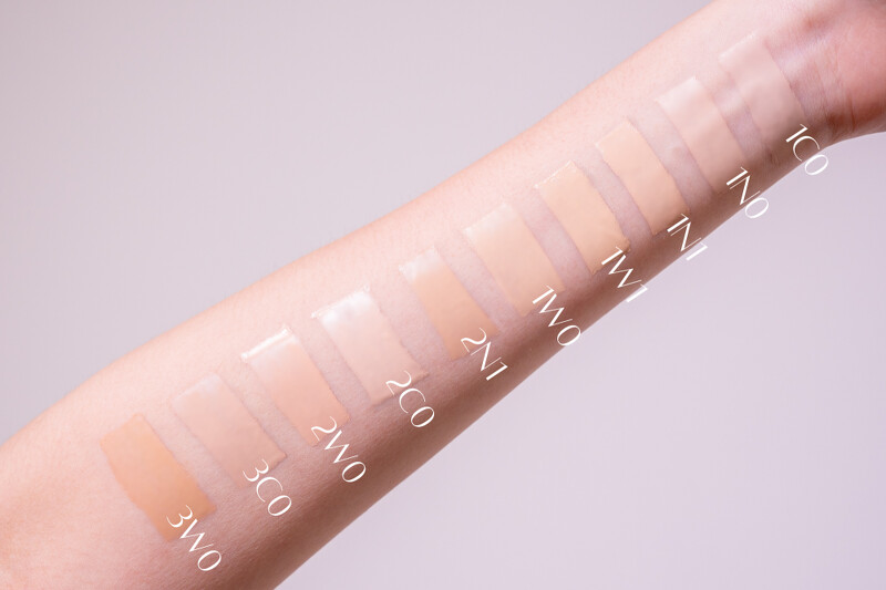 Estee Lauder雅詩蘭黛聚光粉保濕粉底精華SPF 20/PA+++10色手部試色。