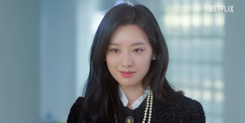 金智媛經典的歪嘴笑即將登場