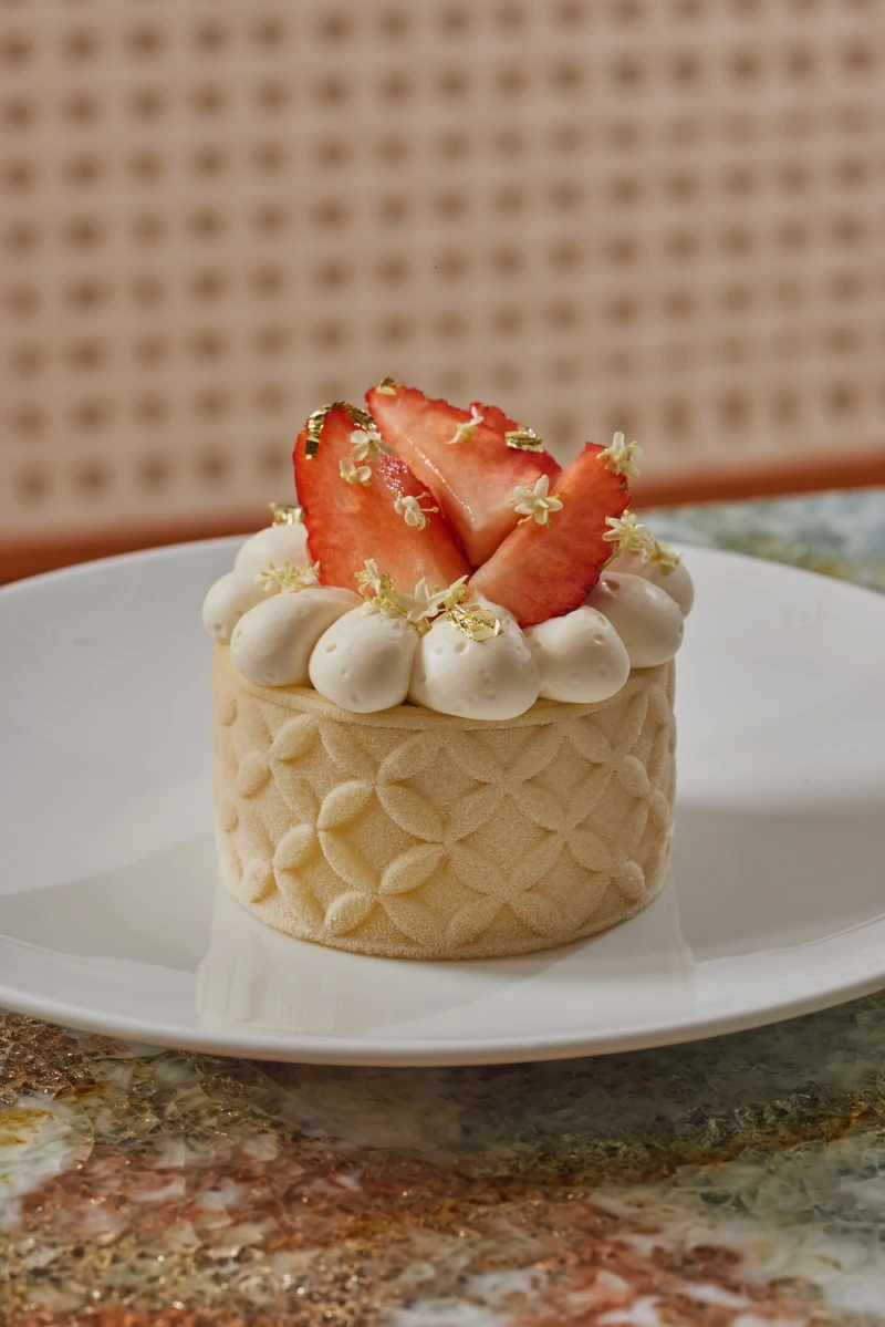 Strawberry Vanilla Cheesecake。