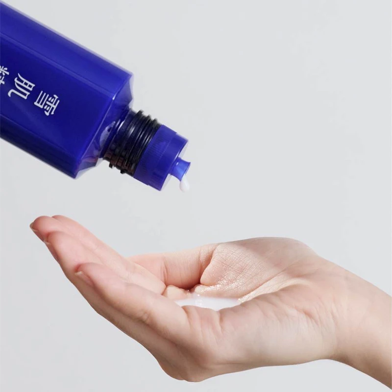 KOSE高絲雪肌精澄白薏透露質地。