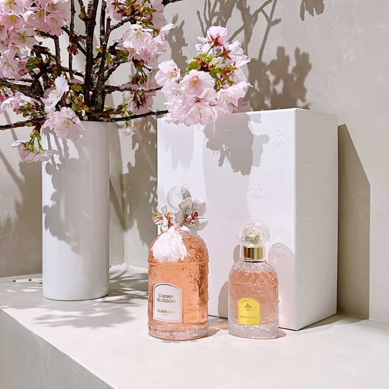 嬌蘭花冠粉櫻淡香水珠櫻流蘇蜂印瓶125ml+30ml,NT29,500 嬌蘭花冠粉櫻淡香水珠櫻流蘇蜂印瓶125ml+30ml,NT29,500