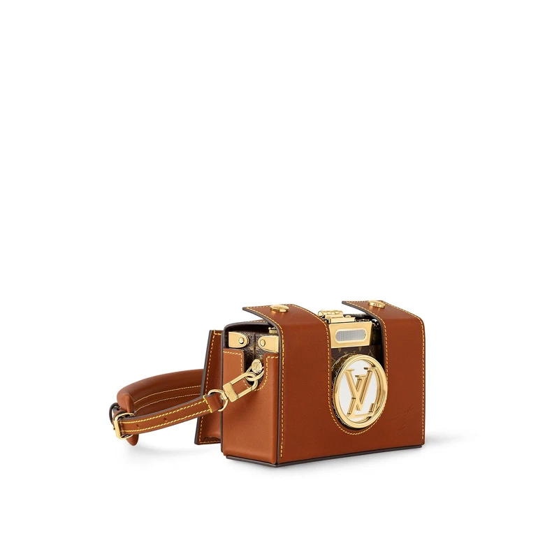 Pic Trunk 相機包,NT322,000。 Pic Trunk 相機包,NT322,000。