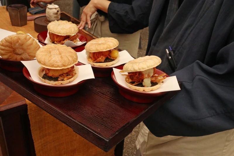 馬鈴薯洋蔥脆皮鱈魚。 馬鈴薯洋蔥脆皮鱈魚。
