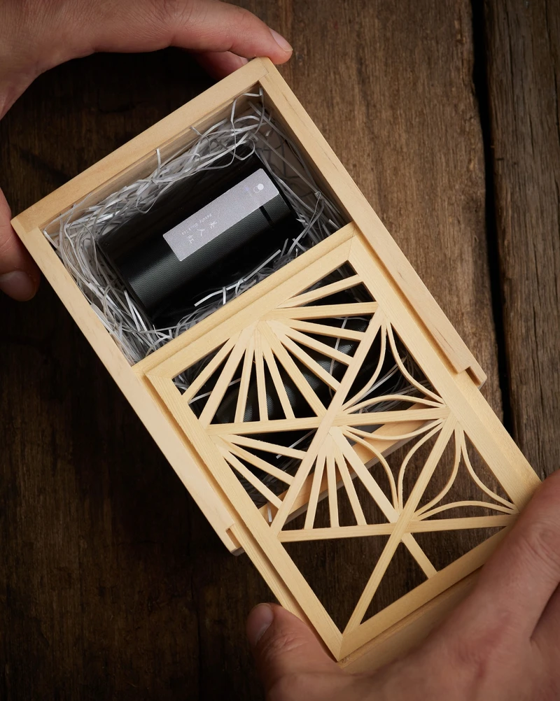 品牌更為三週年特製了兩款限量精選茶禮盒。 品牌更為三週年特製了兩款限量精選茶禮盒。