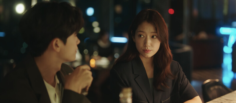 本該迎接幸福的余正宇與南荷娜,為此事件陷入憂慮。 本該迎接幸福的余正宇與南荷娜,為此事件陷入憂慮。