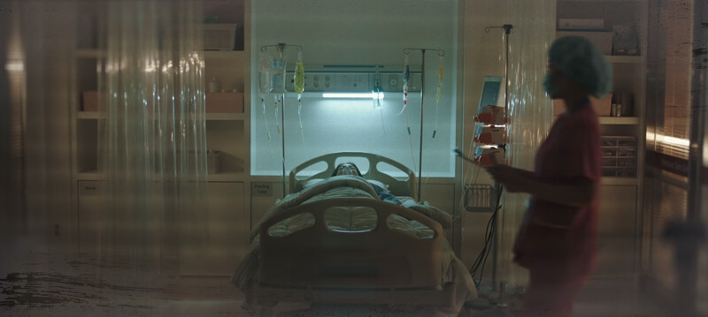 在最終預告中陷入昏迷的南荷娜。 在最終預告中陷入昏迷的南荷娜。