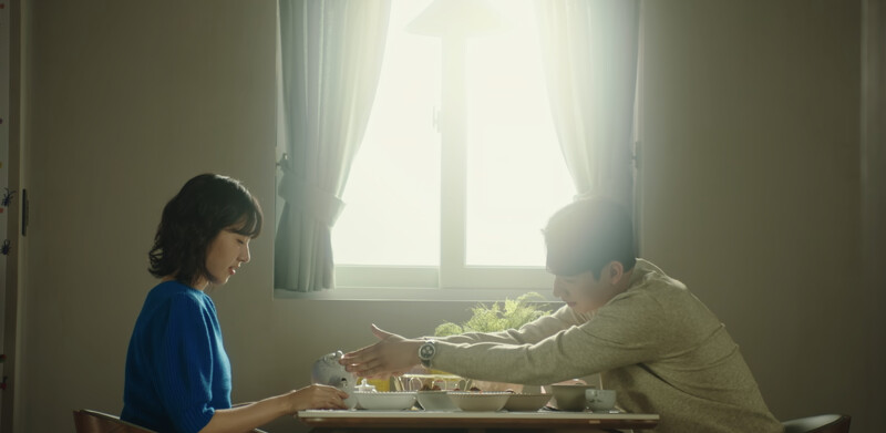 在李紅蘭家約會的李紅蘭與彬大永。 在李紅蘭家約會的李紅蘭與彬大永。