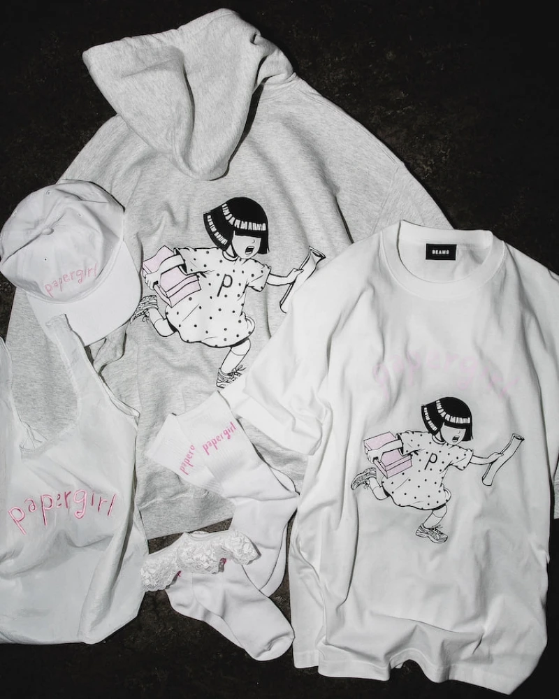 T-shirt NT1,900、連帽上衣 NT4,30、棒球帽 NT1,700、蕾絲短襪 NT520, 短襪 NT480、托特包 NT1,500