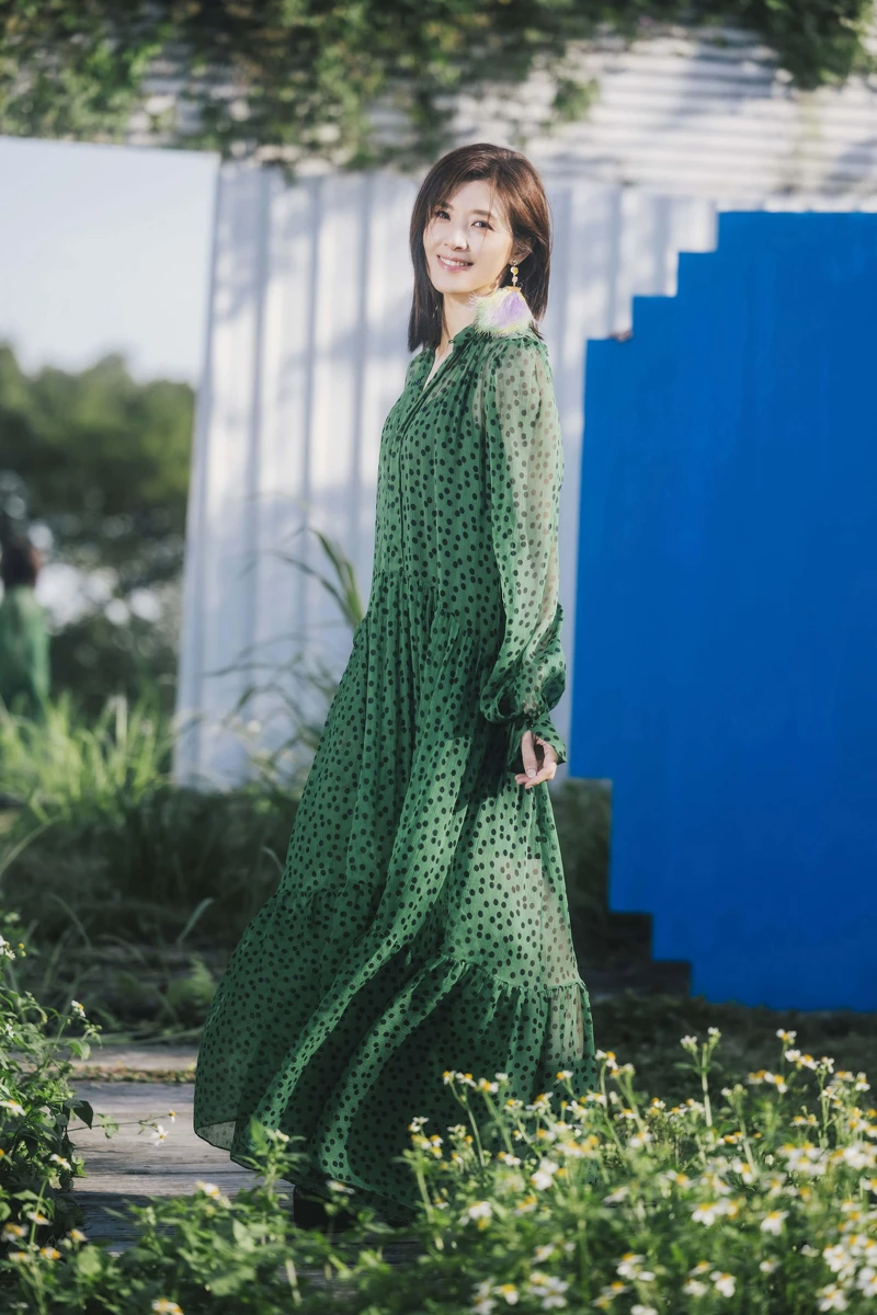 蘇慧倫則以一席綠洋裝輕盈盎然現身 蘇慧倫則以一席綠洋裝輕盈盎然現身