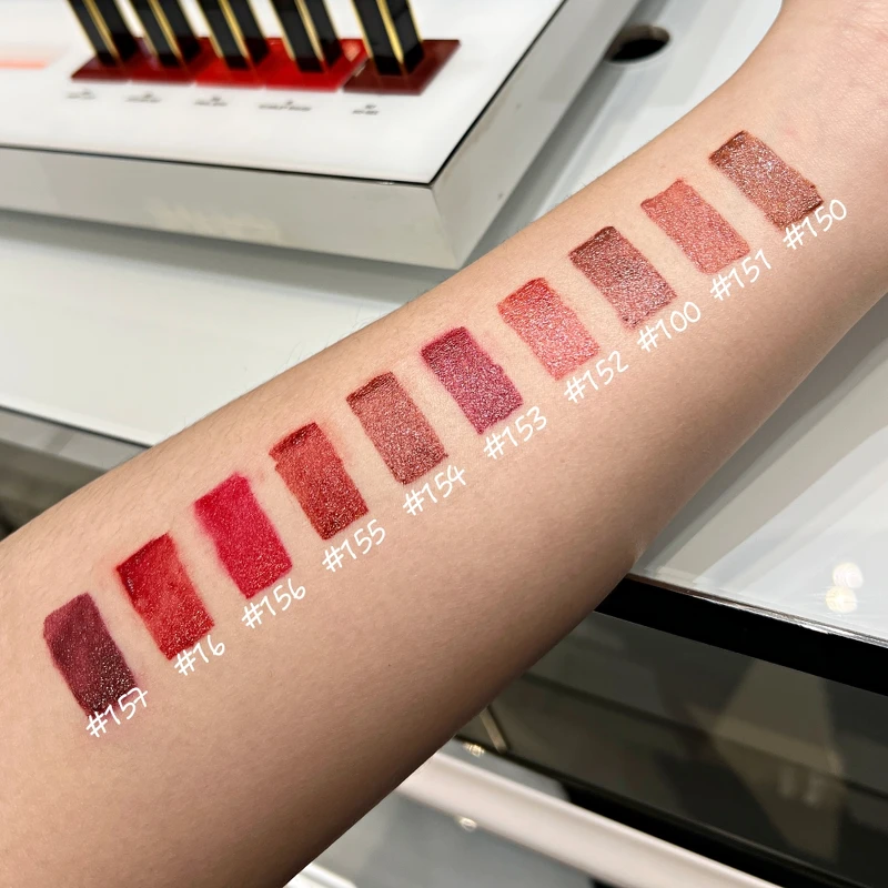 Tom Ford超模黑跟緞光脣膏10色手部試色。