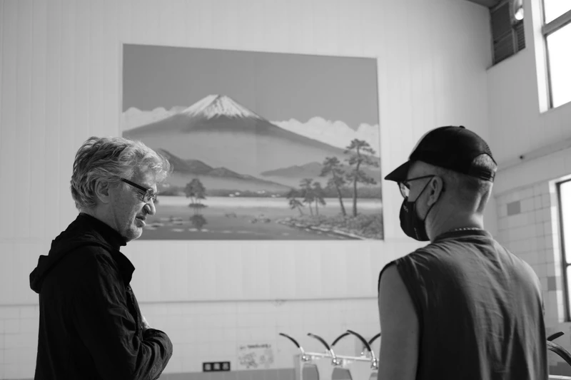 《我的完美日常》導演文溫德斯於錢湯勘景拍攝花絮