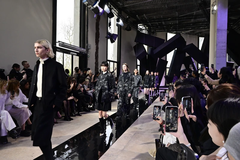 Shiatzy Chen 2024秋冬大秀於巴黎東京宮盛大舉行。 Shiatzy Chen 2024秋冬大秀於巴黎東京宮盛大舉行。