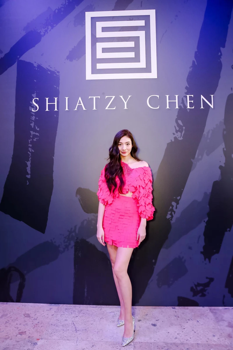 台灣知名女演員 謝沛恩Aggie身著 Shiatzy Chen 2024春夏系列服裝亮相登場。 台灣知名女演員 謝沛恩Aggie身著 Shiatzy Chen 2024春夏系列服裝亮相登場。