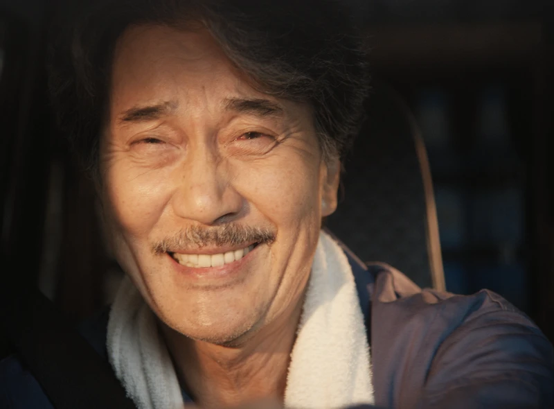 役所廣司在《我的完美日常》劇情尾聲迎來高潮的特寫重頭戲，百感交集的深度演技十分撼動人心