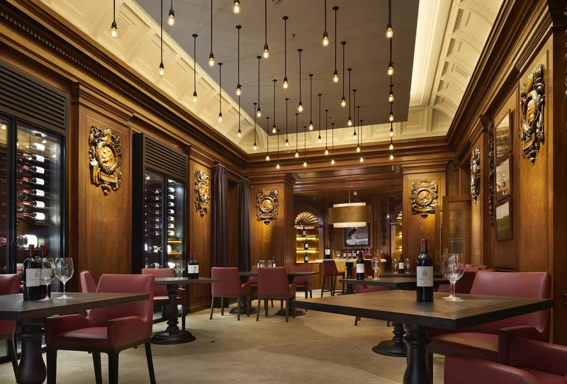 Four Seasons Hotel at Ten Trinity Square Londres - Chateau Latour ©Jacques Pépion