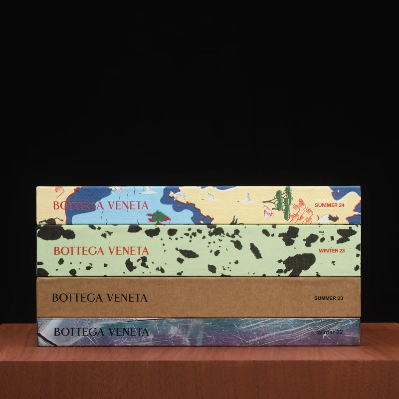 Bottega Veneta2024 春夏季刊《Fanzine》。 Bottega Veneta2024 春夏季刊《Fanzine》。