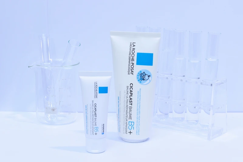 理膚寶水B5萬用霜40ml(左)十周年限定200ml(右) 理膚寶水B5萬用霜40ml(左)十周年限定200ml(右)