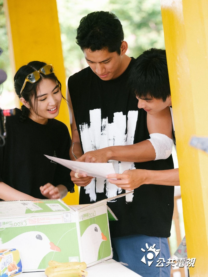 《二呆流浪記之完全大人手冊》雷嘉汭、朱軒洋、曾敬驊,齊心為師生準備跳跳屋畢業派對 《二呆流浪記之完全大人手冊》雷嘉汭、朱軒洋、曾敬驊,齊心為師生準備跳跳屋畢業派對