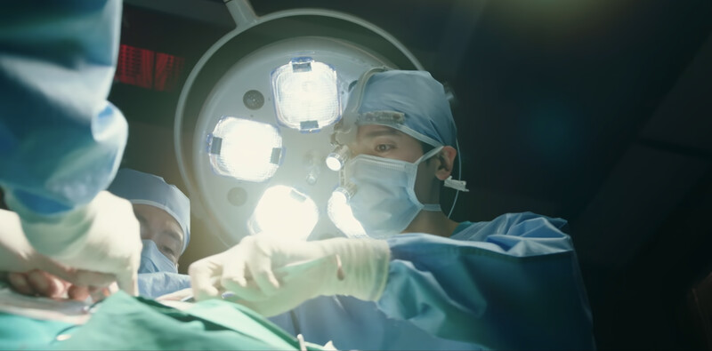 余正宇面對手術中的各種狀況，已經不會再PTSD發作。