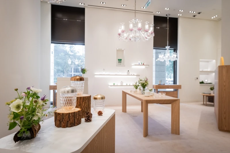 展示了全新推出的「Folia 迷你攜帶式燈具」。 展示了全新推出的「Folia 迷你攜帶式燈具」。