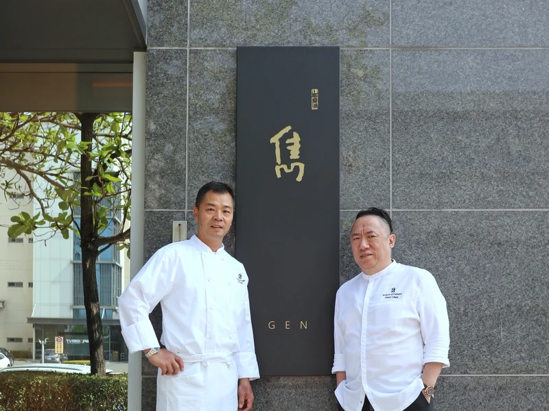 行政主廚胡鑑波與餐飲總監陳泰榮。