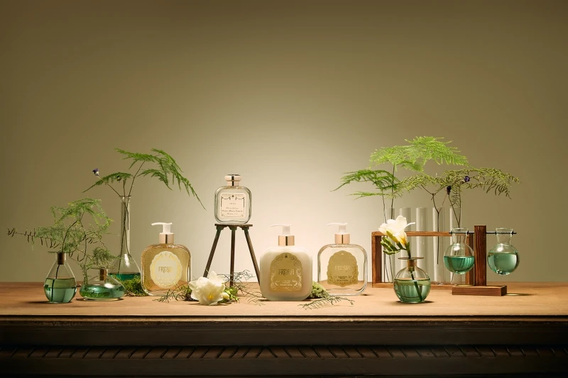 Santa Maria Novella佛羅倫斯1221系列Fresia純淨小蒼蘭形象圖。 Santa Maria Novella佛羅倫斯1221系列Fresia純淨小蒼蘭形象圖。