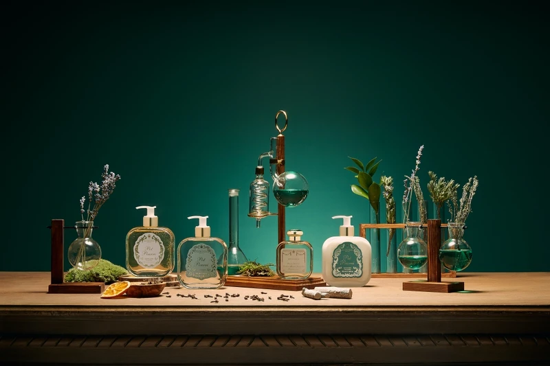 Santa Maria Novella佛羅倫斯1221系列Pot Pourri秘方撲撲莉形象圖。 Santa Maria Novella佛羅倫斯1221系列Pot Pourri秘方撲撲莉形象圖。