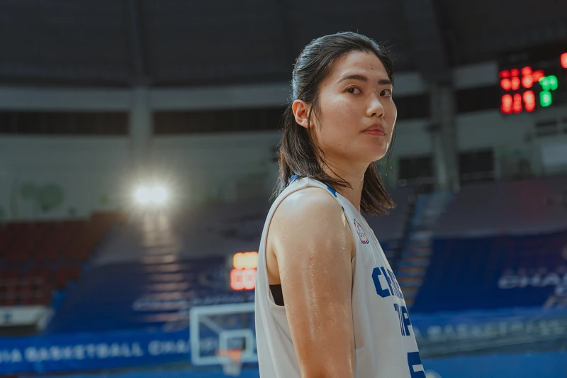 《女孩上場2》前中華隊長楊晴,同時也是飾演劇中女主角之一「林彤」在預告中狠嗆安心亞「有我就沒有她」兩人劇中將有相當多的對手戲。 《女孩上場2》前中華隊長楊晴,同時也是飾演劇中女主角之一「林彤」在預告中狠嗆安心亞「有我就沒有她」兩人劇中將有相當多的對手戲。