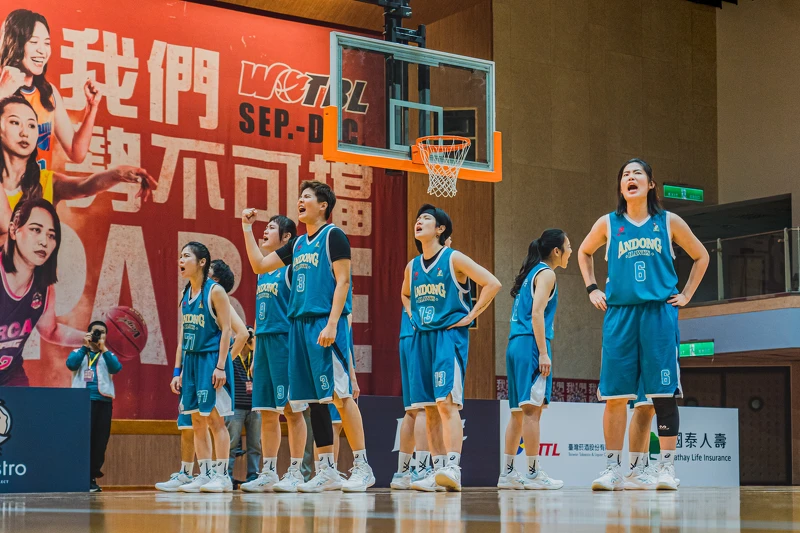 《女孩上場2》對於要找來一群真正能打籃球的演員,導演和製作人都認為要耗費太多的時間和人力,因此決定要找「能演戲的球員」,所以才開始一連串的海選,最終找到11位劇中主要球隊的球員們。 《女孩上場2》對於要找來一群真正能打籃球的演員,導演和製作人都認為要耗費太多的時間和人力,因此決定要找「能演戲的球員」,所以才開始一連串的海選,最終找到11位劇中主要球隊的球員們。