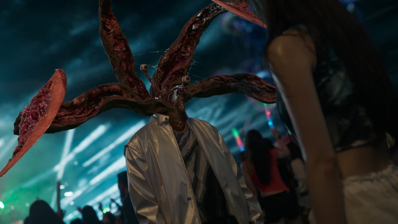 在《寄生獸:灰色部隊》中將有精彩的動作及特效場景。 在《寄生獸:灰色部隊》中將有精彩的動作及特效場景。