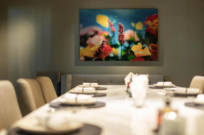 蜷川實花的《Everlasting Flowers》。