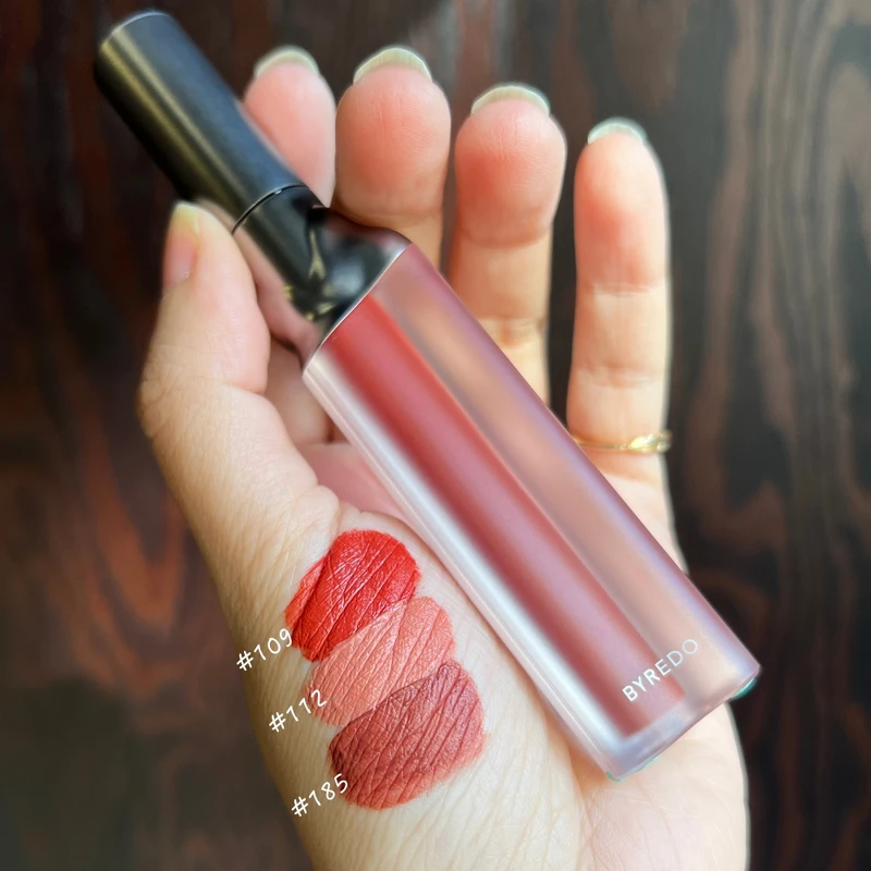 Byredo唇霧手部試色。