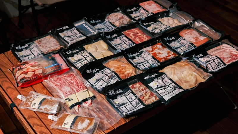 公共烤肉區,每日限量四組客預定。 公共烤肉區,每日限量四組客預定。