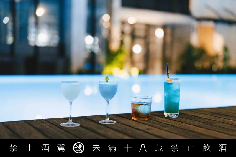每天下午5點至晚間6點則有「happy hour」可無限暢飲。 每天下午5點至晚間6點則有「happy hour」可無限暢飲。