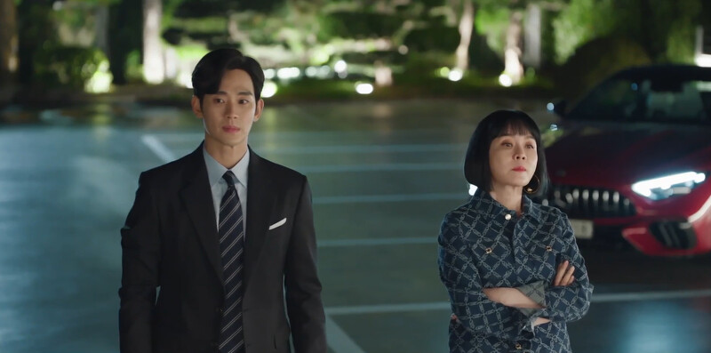 洪凡資篤定牟女士殺了母親，從牟女士這一端挖出不可告人的陰謀