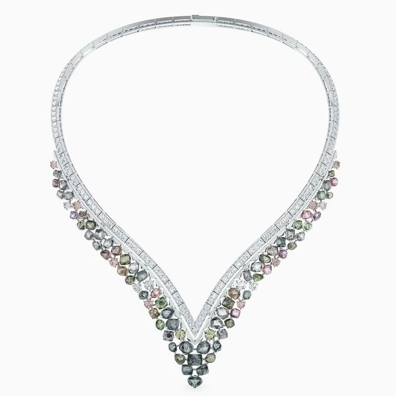 De Beers Portraits of Nature高級珠寶系列全新Okavango Chameleon 鑽石項鍊。