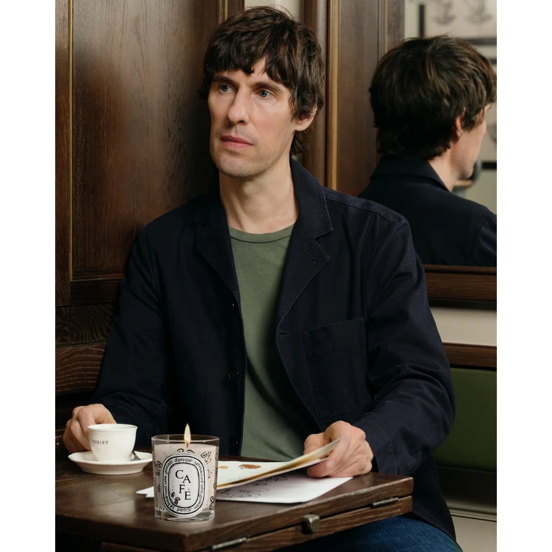 Diptyque合作藝術家Clym和2024限量香氛蠟燭咖啡。 Diptyque合作藝術家Clym和2024限量香氛蠟燭咖啡。