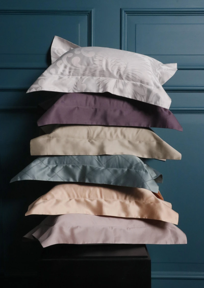 寬庭愛心小抱枕,每只售價NT899,本次在遠東SOGO忠孝舘義賣,所得扣除百貨抽成後,將全額捐助陽光基金會。 寬庭愛心小抱枕,每只售價NT899,本次在遠東SOGO忠孝舘義賣,所得扣除百貨抽成後,將全額捐助陽光基金會。