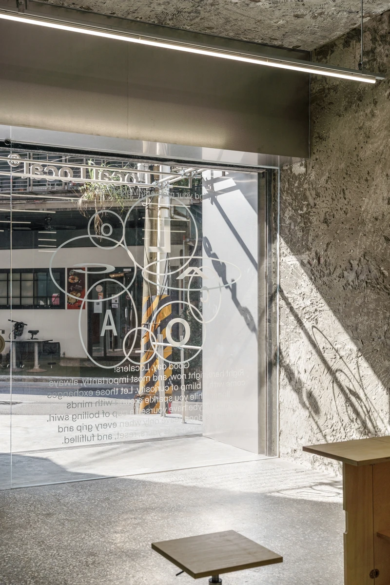 Local Remote 在2022年成立了生活風格餐飲品牌「Local Local 再地咖啡」。