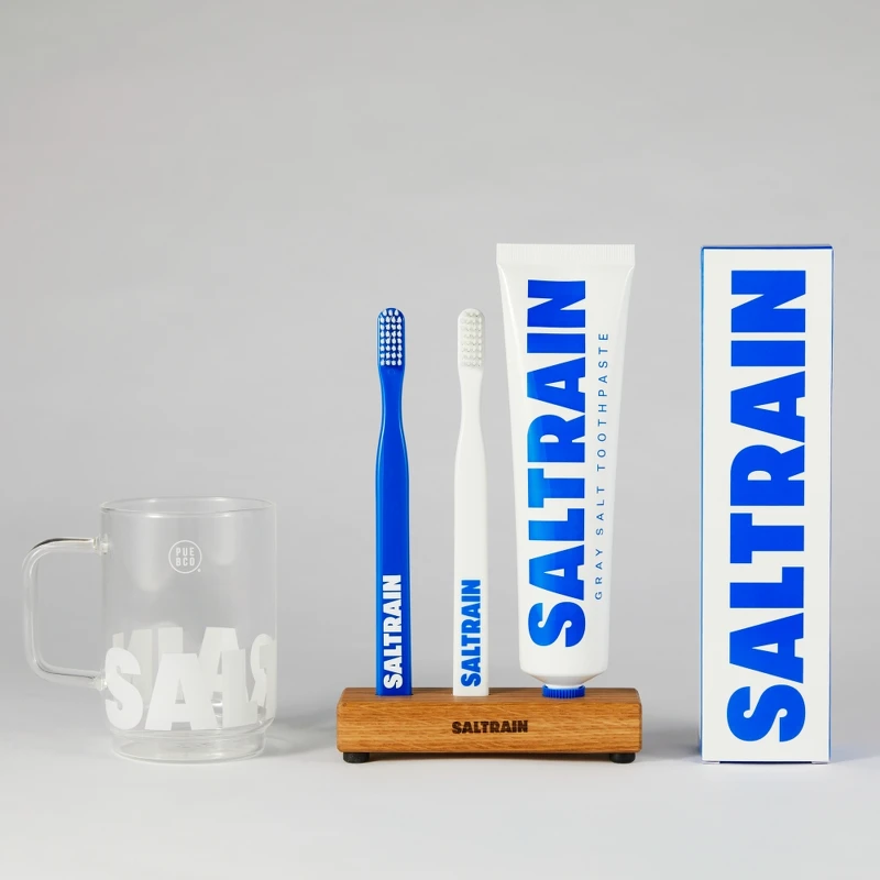 韓國SALTRAIN灰鹽牙膏系列情境圖。